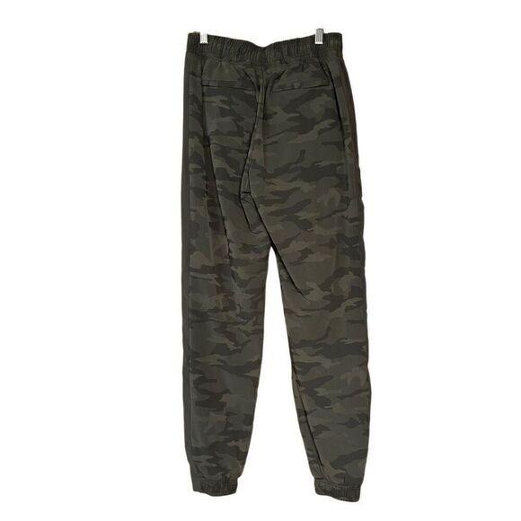 Athleta Brooklyn Camo Textured Lined Jogger in Olive Camo Luxe size 2 - Picture 5 of 13